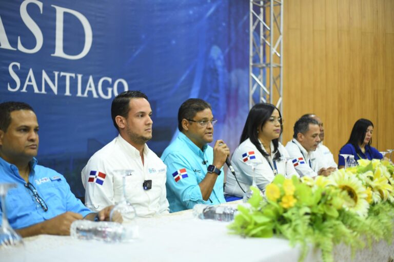 Director de la DAEH a través del programa “Yo te respondo” lleva soluciones a colaboradores en seis provincias