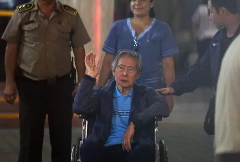 El expresidente Alberto Fujimori, ingresado en un hospital por probable tumor en la lengua