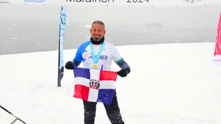 Dominicano culmina exitosamente Maratón Antártica – Remolacha   #FVDigital