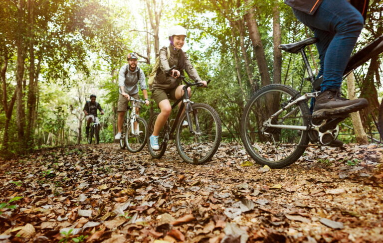 ¿Cómo montar en bicicleta para perder grasa abdominal? Sigue estos consejos