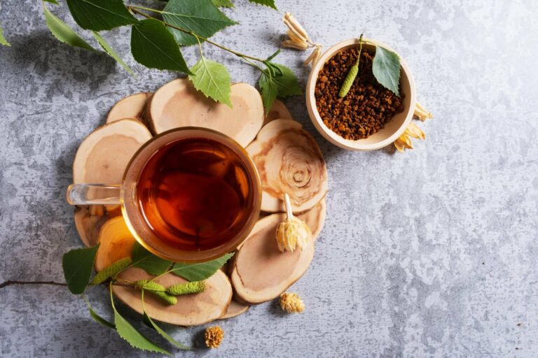 Beneficios y recomendaciones para consumir té con miel