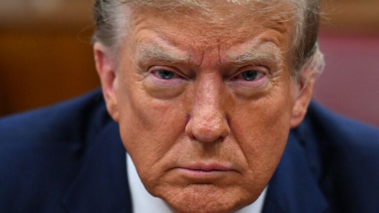 Boletín Matinal: Termina primer día de juicio a Trump; todavía no se ha seleccionado a ningún jurado