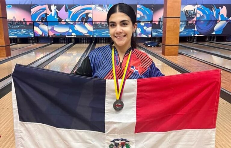 Vivian Luna gana bronce en torneo de boliche en Costa Rica   #FVDigital