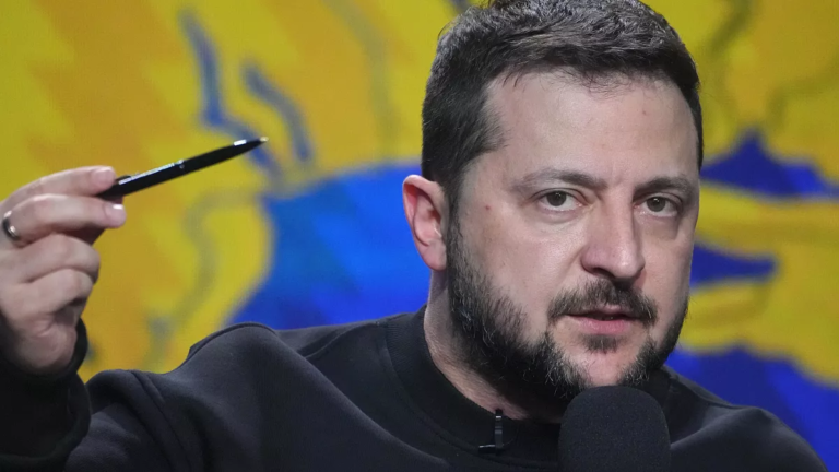Zelensky celebra aprobación de la demorada ayuda de EE.UU.