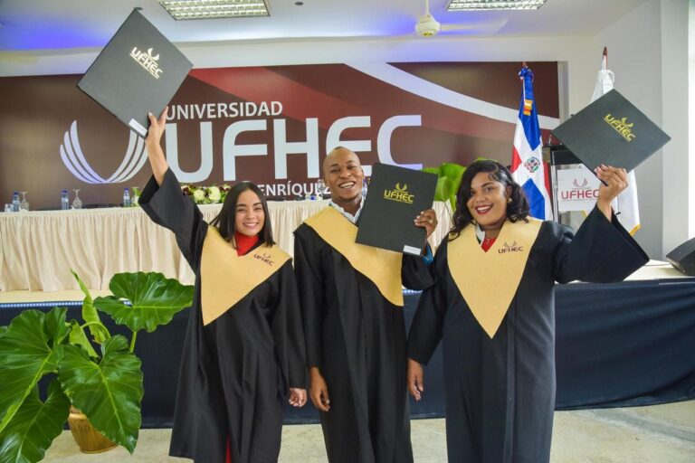 UFHEC gradúa nuevos profesionales en Moca