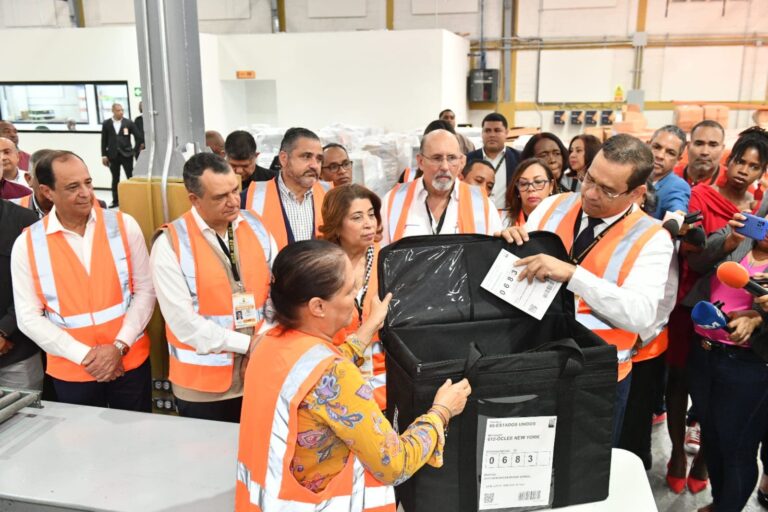 JCE inicia elaboración de 1,566 kits electorales