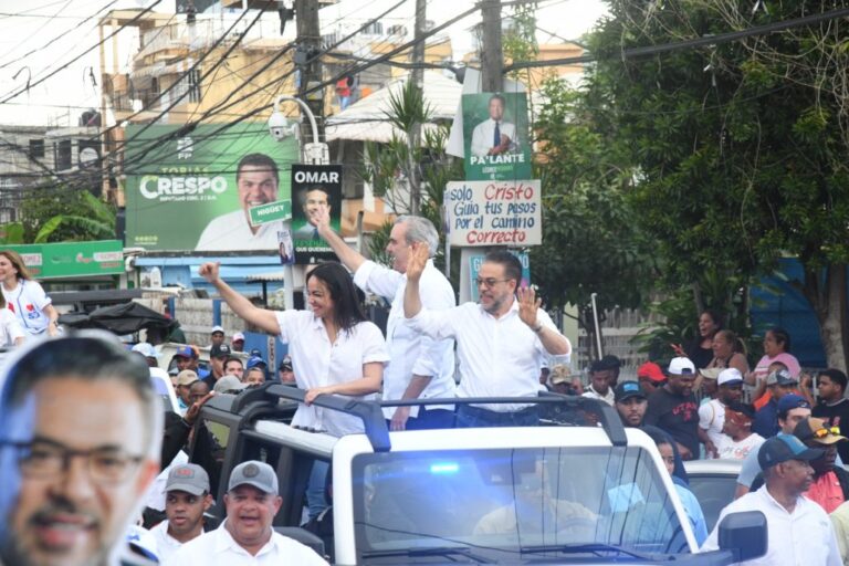 Faride Raful acompaña a Guillermo Moreno en una caravana #FVDigital