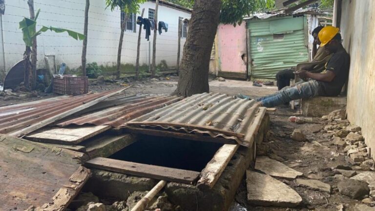 Niño de tres años muere ahogado al caer en cisterna en Santiago #FVDigital
