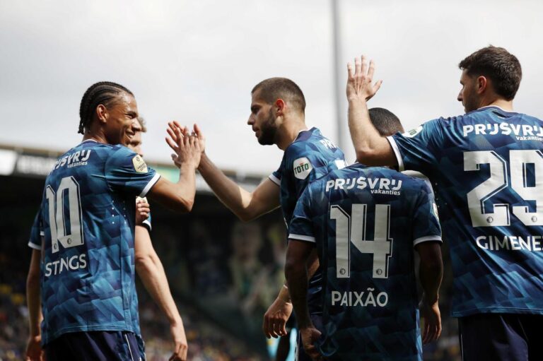 Santiago Giménez se va en blanco por quinto partido consecutivo en victoria del Feyenoord #FVDigital