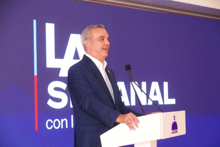 Abinader mueve para el martes encuentro LA Semanal con la Prensa