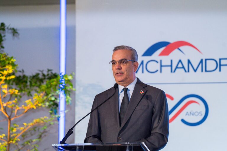 Abinader proyecta economía de RD podría duplicarse en 12 años