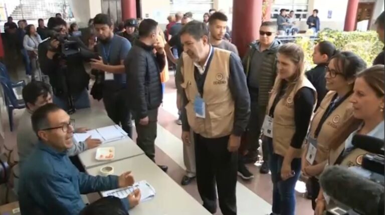 Consulta popular gobierno ecuatoriano gana 9 de 11 preguntas