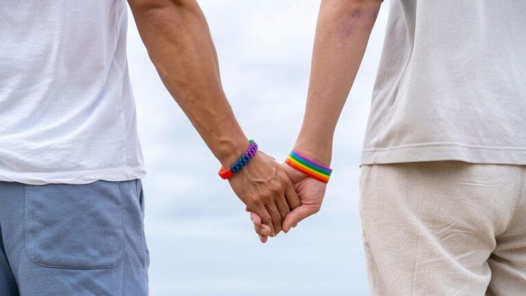Irak aprueba ley para criminalizar la homosexualidad con penas de hasta 15 años de cárcel #FVDigital