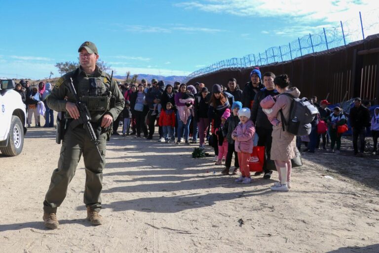 EE.UU. ha deportado a 690.000 migrantes desde que levantó el Título 42 – noticias telemicro