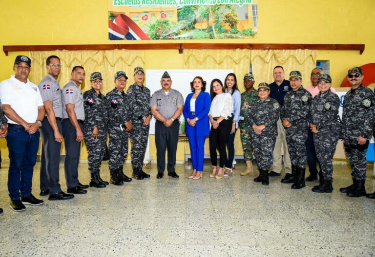 Policiales: Aseopna y autoridades de El Seibo coordinan Fiestas Patronales de Santa Cruz y Carrera 2k, 5K. – Policía Nacional Dominicana