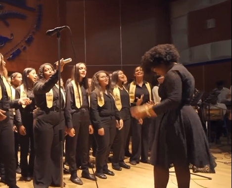 Video de jóvenes se viraliza tras interpretar tema musical «Besos Callejeros» – noticias telemicro