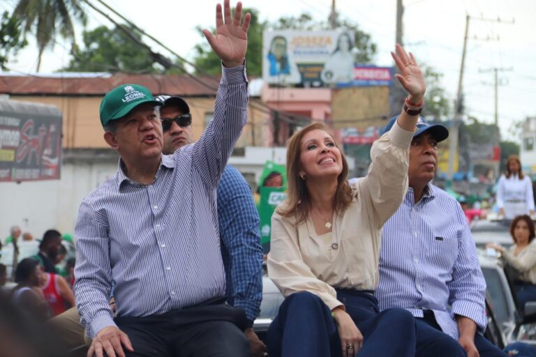 Leonel movilizó miles de seguidores en Santo Domingo Norte #FVDigital