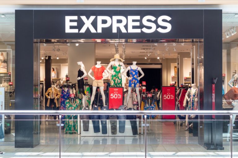 Express se declara en quiebra y planea cerrar casi 100 tiendas