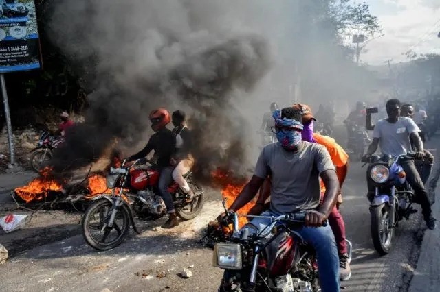 Haití extiende por un mes más estado de emergencia en la capital debido a la violencia