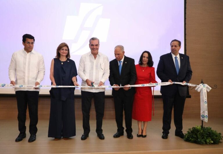 Abinader inaugura HOMS Health and Wellness Center Santiago