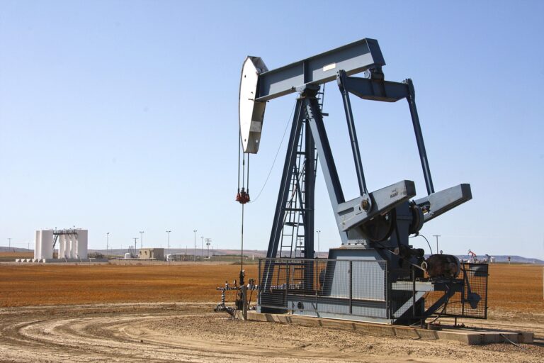 El petróleo de Texas baja un 0,42 %, hasta 82,38 dólares el barril