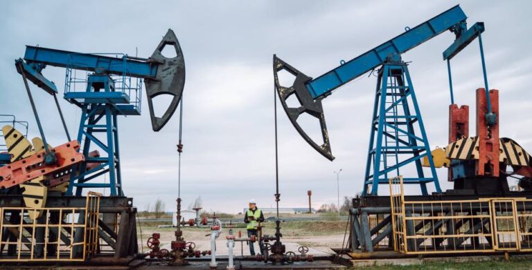 El petróleo de Texas baja un 1,14 %, hasta 80,97 dólares el barril