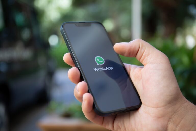 Cómo evitar que números desconocidos puedan agregarte a un grupo de WhatsApp #FVDigital