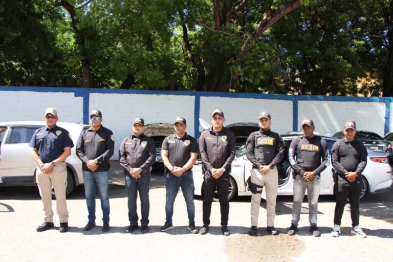 Policiales: DICRIM de la Policía desmantela estructura delincuencial de robo de vehículos; ocupan seis automóviles de distintas marcas y modelos. – Policía Nacional Dominicana