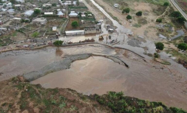 Se desborda canal haitiano por crecida del río Masacre