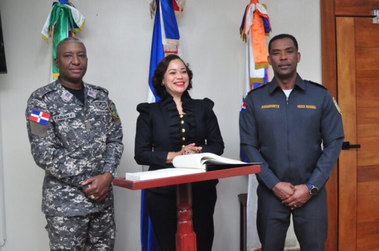 Policiales: Presidenta de Aseopna visita Escuela para Cadetes “Mayor General (r) José Félix Hermida González”. – Policía Nacional Dominicana
