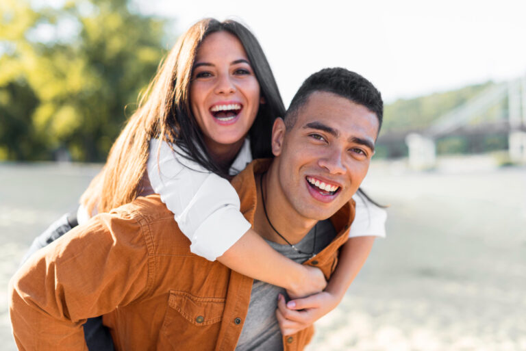 La CIENCIA revela la EDAD EXACTA para que las parejas sean felices