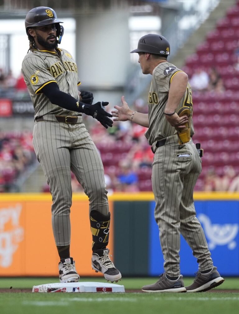 Tatis Jr. llega a 500 hits en su carrera; Clase salva su 15