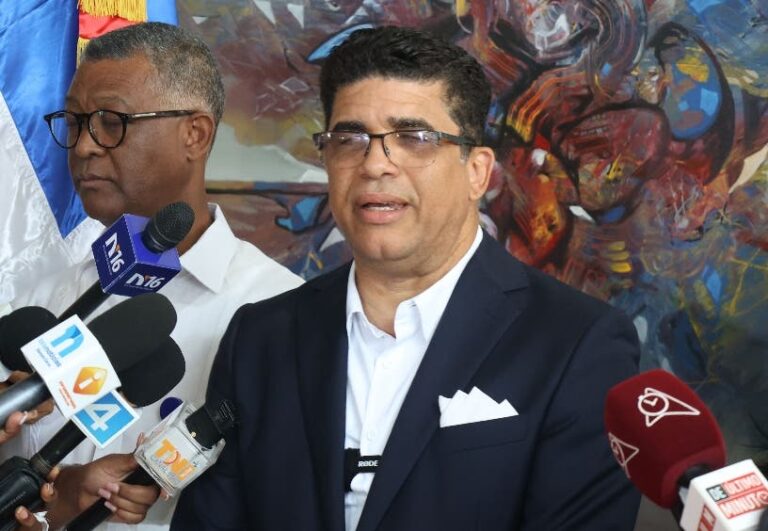 Alcaldía SDE inicia limpieza filtrantes imbornales