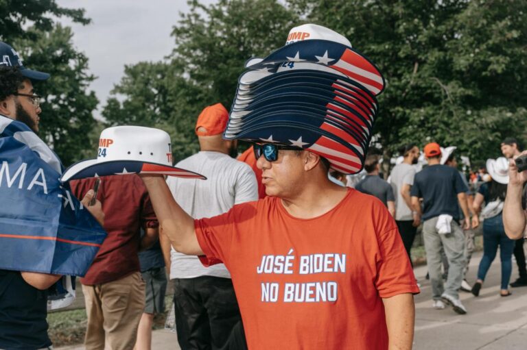 Deportación masiva y muro fronterizo: discurso anti inmigrantes de Trump en El Bronx, Nueva York