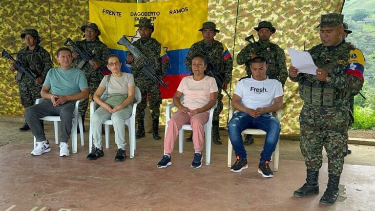 Dejan en libertad a cuatro personas secuestradas por disidentes de las FARC en Colombia – noticias telemicro