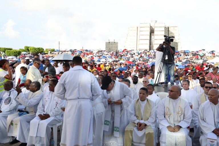 Iglesia cree reforma fiscal debe beneficiar a los pobres