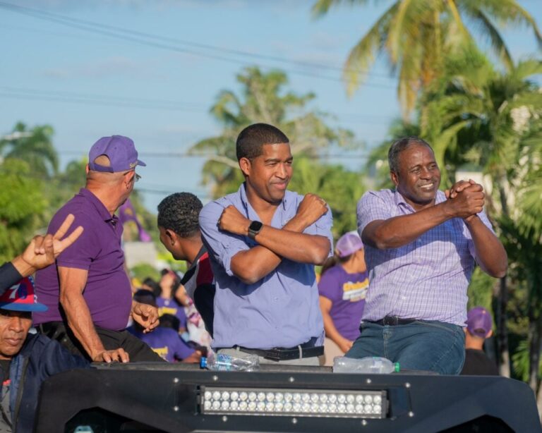 González se compromete con desarrollo integral de Monte Plata; asegura devolverá favor del voto con gestión efectiva