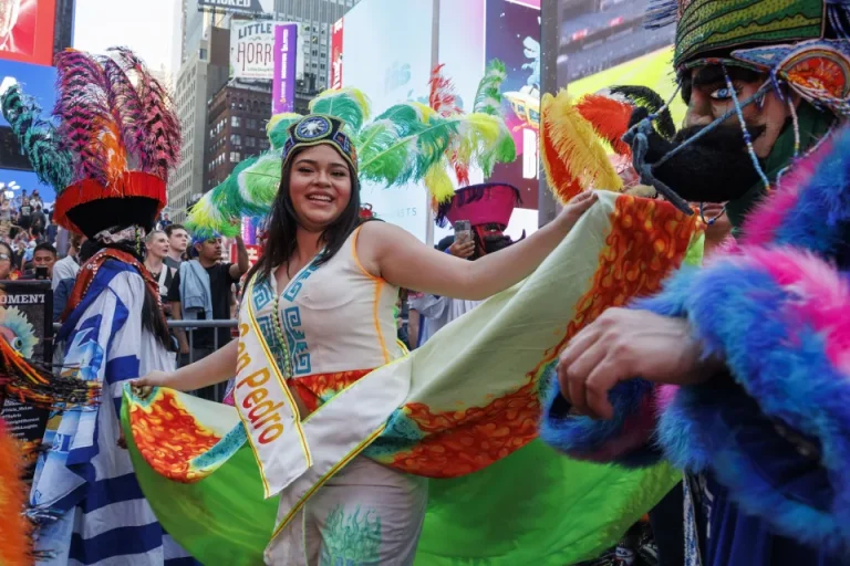 La expresión del orgullo mexicano en Times Square #FVDigital