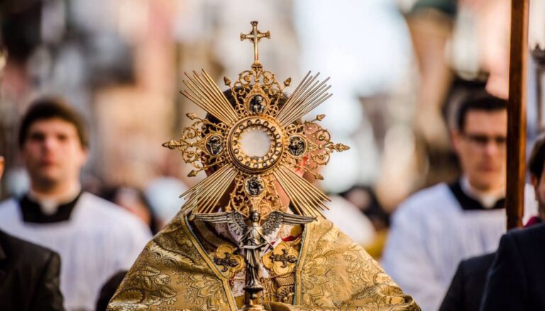 ¡Es Corpus Christi! Estos son los actos y  procesiones de hoy