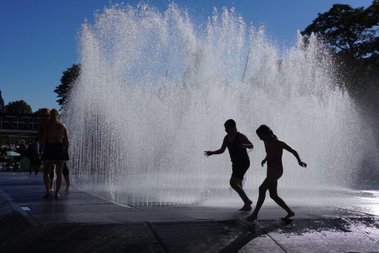 Dermatóloga advierte el calor inflama y deshidrata la piel