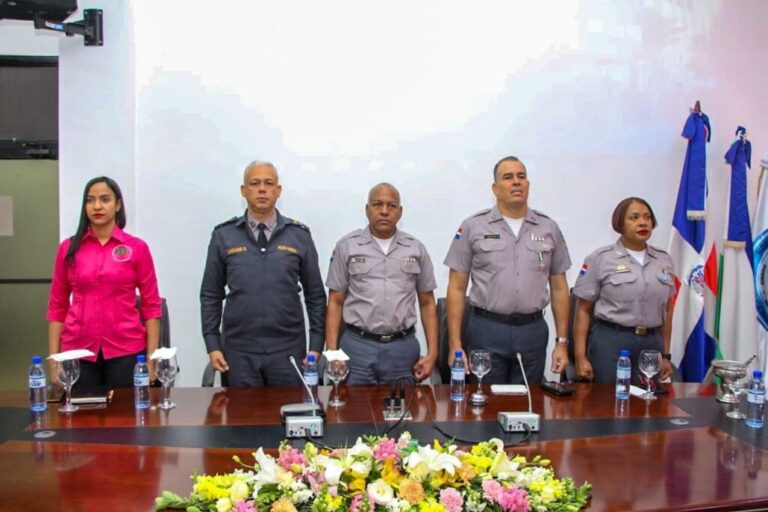 Policiales: Hosgedopol celebra Día de las Bioanalistas y Enfermeras honrando a más de 60 mujeres dedicadas a estas áreas de la salud. – Policía Nacional Dominicana