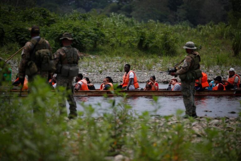 Panamá dice a la ONU que carece de recursos para manejar avalancha migratoria en el Darién