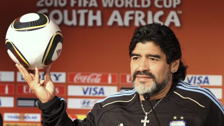 ¿Hubo negligencias médicas en la muerte de Maradona? El juicio iniciará en octubre #FVDigital