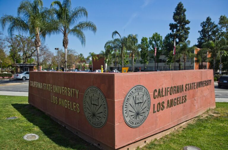 Manifestantes pro palestinos instalan campamento en el campus de Cal State University Los Ángeles #FVDigital