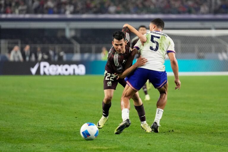 Hirving “Chucky” Lozano le recomienda a Santiago Giménez que se marche de la Eredivisie #FVDigital