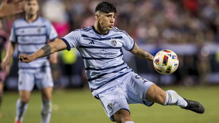 Alan Pulido rescató a Sporting Kansas City con un gol agónico #FVDigital