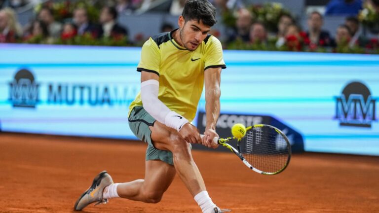 El bicampeón entrega su corona: Carlos Alcaraz cae contra Andrey Rublev y es eliminado del Masters 1000 de Madrid #FVDigital