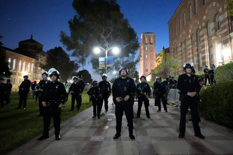 “Capítulo oscuro”: Día de violencia y tensión en campus de UCLA tras ataque a manifestantes #FVDigital
