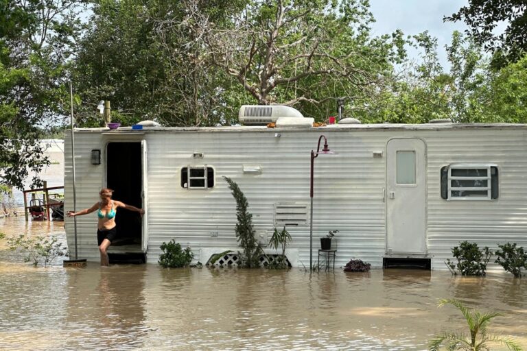 Inundaciones catastróficas obligan a rescatar a cientos en Texas y amenazan otros estados #FVDigital