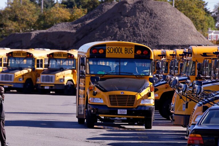 Cómo es plan de autobuses escolares limpios en Estados Unidos que tiene nueva inversión de $900 millones #FVDigital